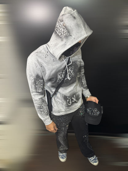 Abrigo NOGHOSTX – Hoodie Gris con Detalles en Diamantes