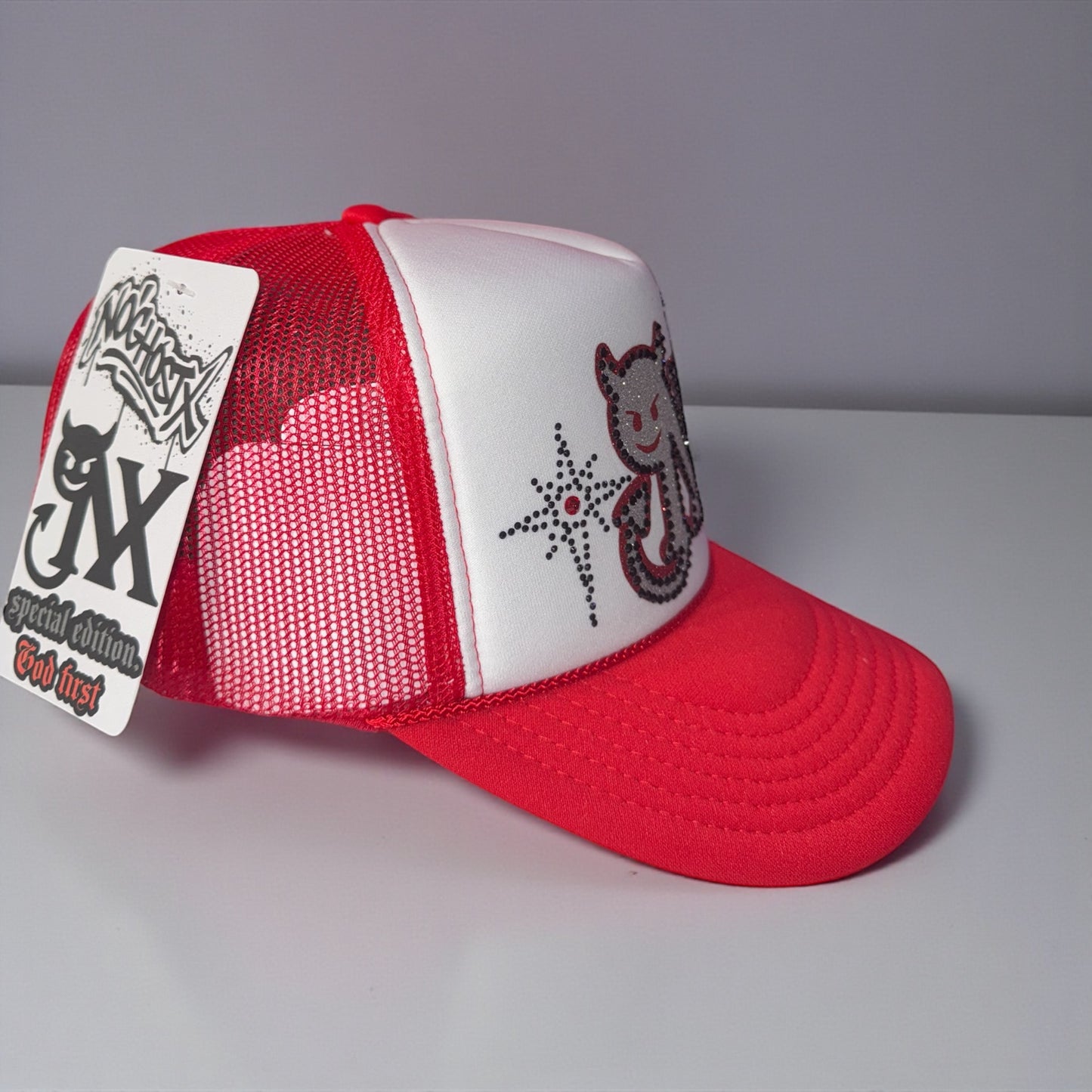 NX hat ❤️🩶🤍