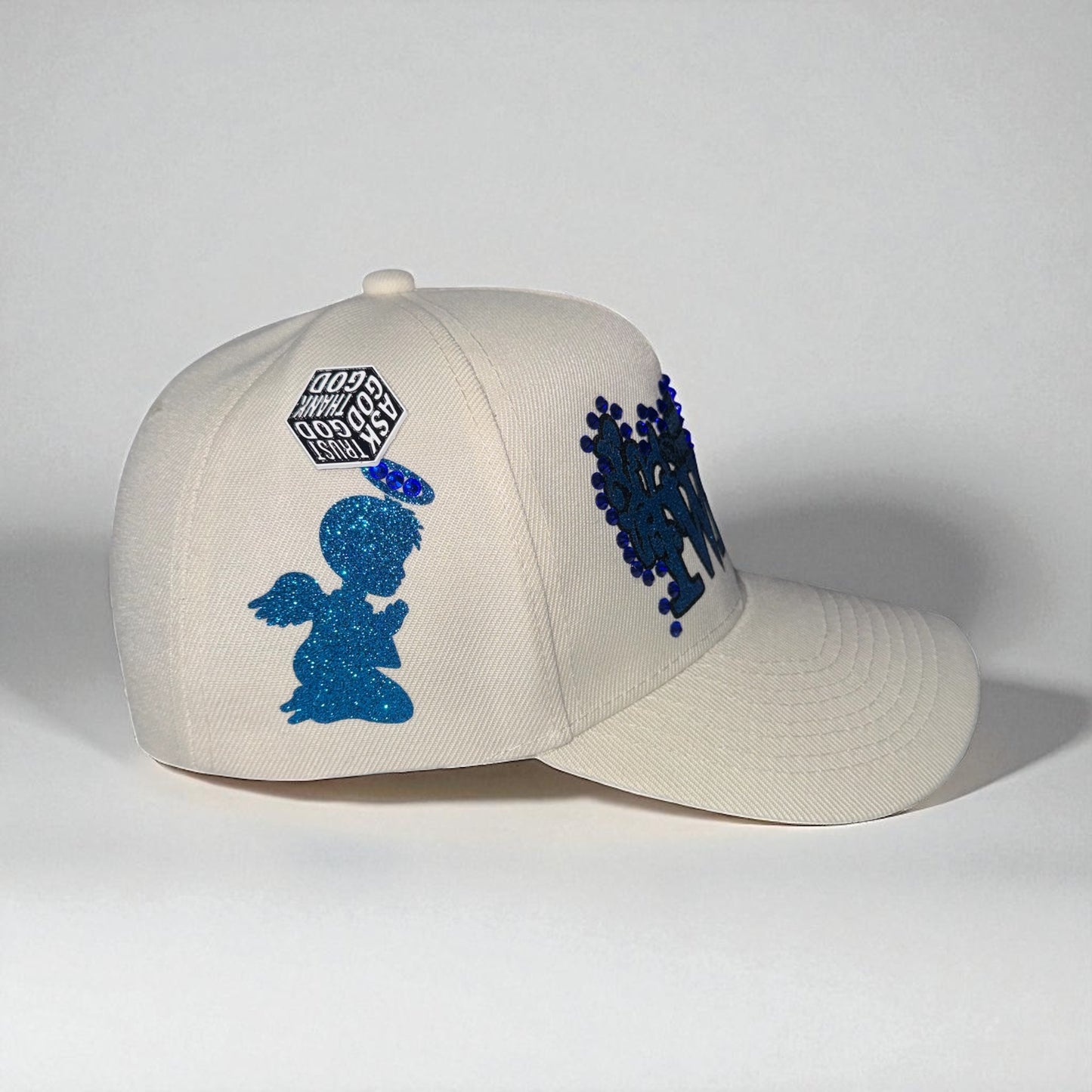 Twins cap "Elevate your style with this cap."