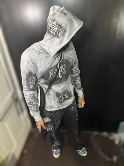 Abrigo NOGHOSTX – Hoodie Gris con Detalles en Diamantes